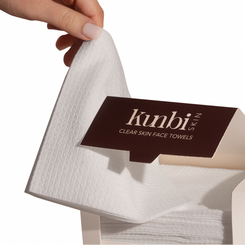 2 x50 CLEAR SKIN XL FACE TOWEL + FREE GIFT